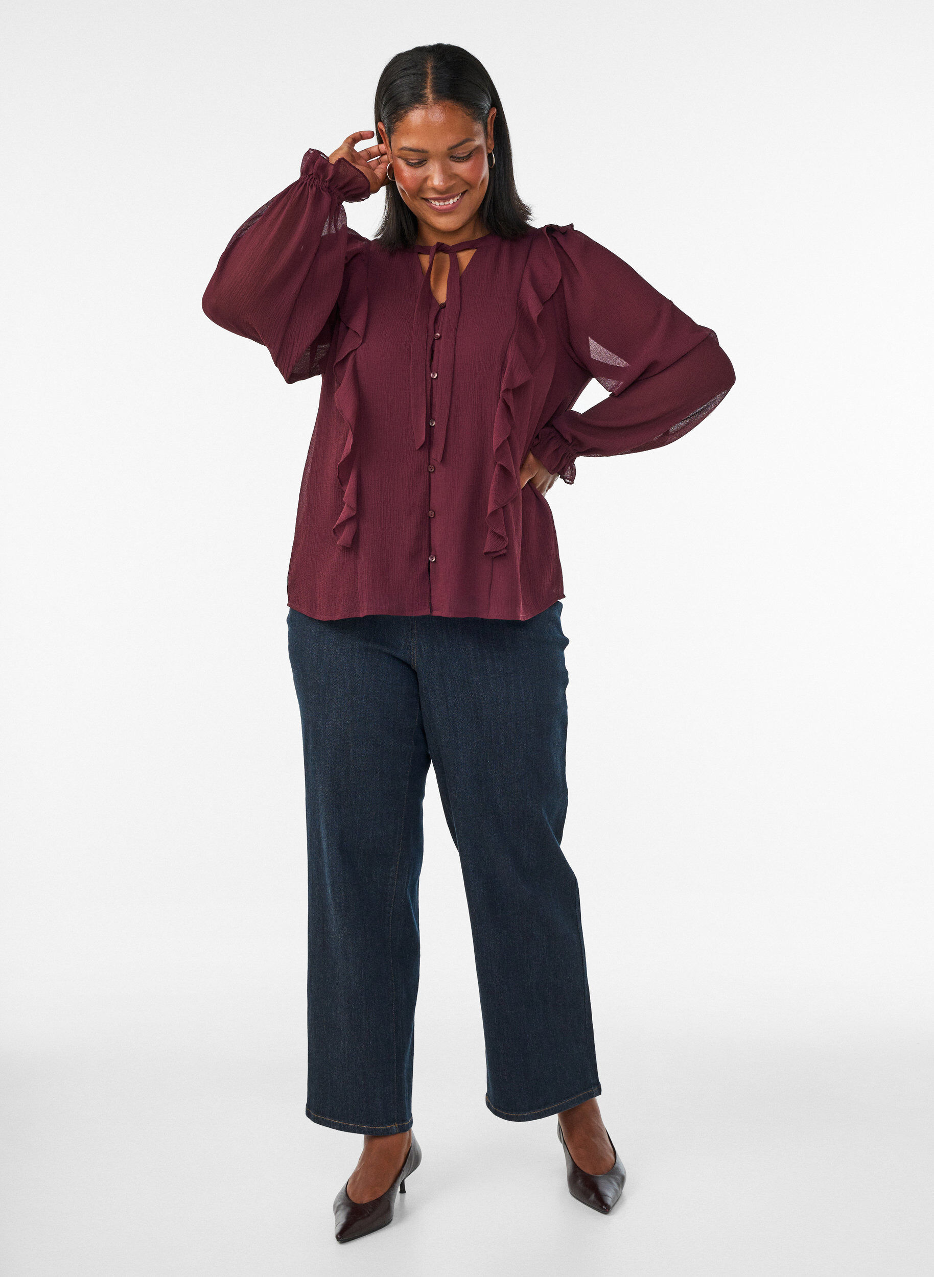ZizziGjennomsiktig bluse med volanger og knyte-lukking, R&oslash;d, Model image number 1