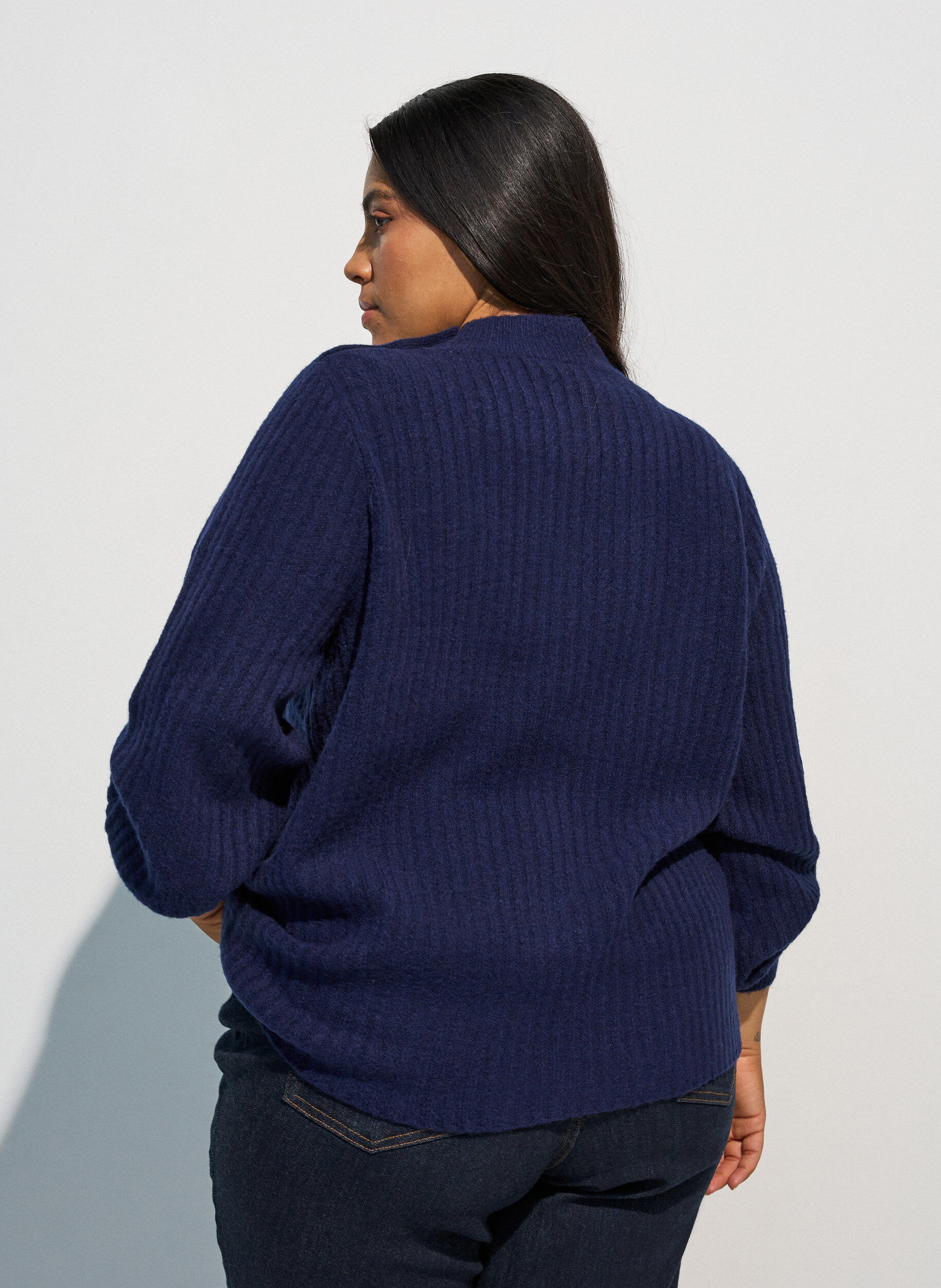ZizziRibbestrikket genser med puffede ermer og knapper, Bl&aring;, Model image number 2