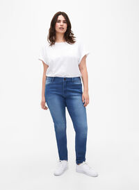 Viona jeans med normal midje, Light Blue, Model