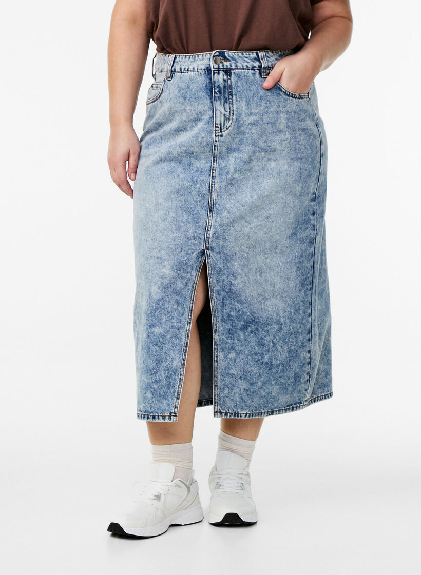 Denim maxiskjørt med splitt foran, Blue Denim washed, Model
