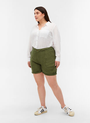Løse shorts i lyocell med lommer, Kaki Green, Model image number 3
