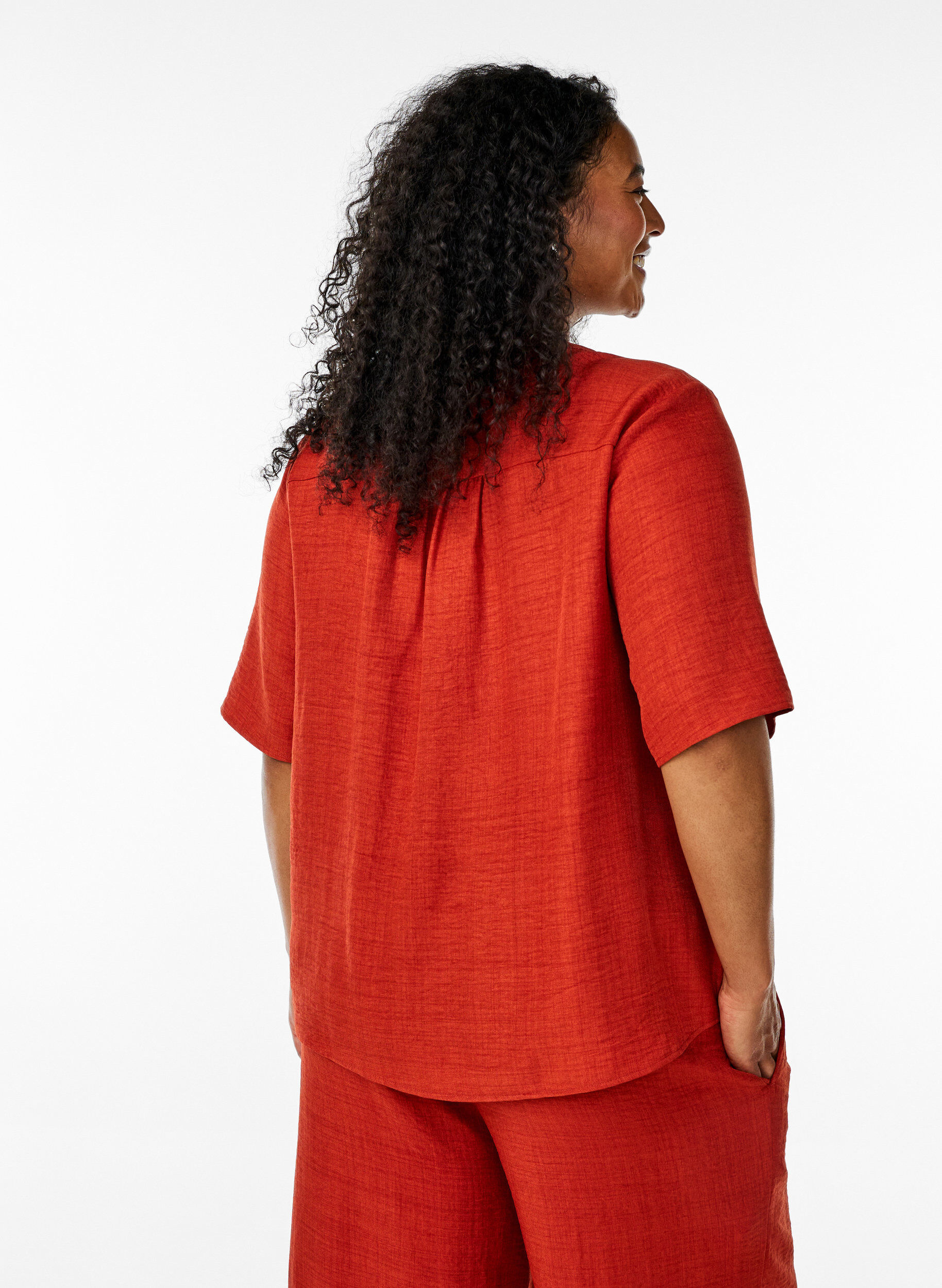 ZizziSkjortebluse med V-hals og korte ermer, R&oslash;d, Model image number 2