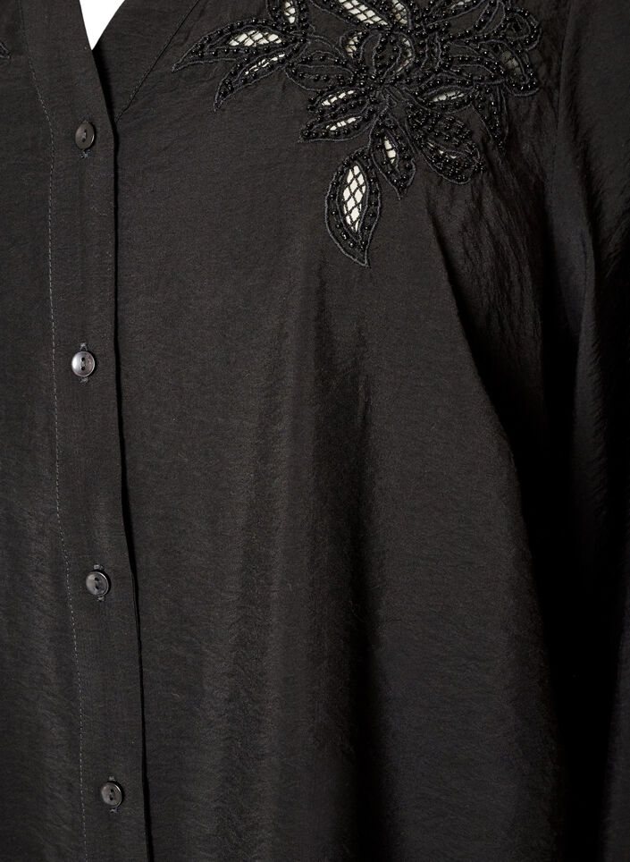 Skjortebluse med broderte blomsterapplikasjoner, Svart, Packshot image number 2