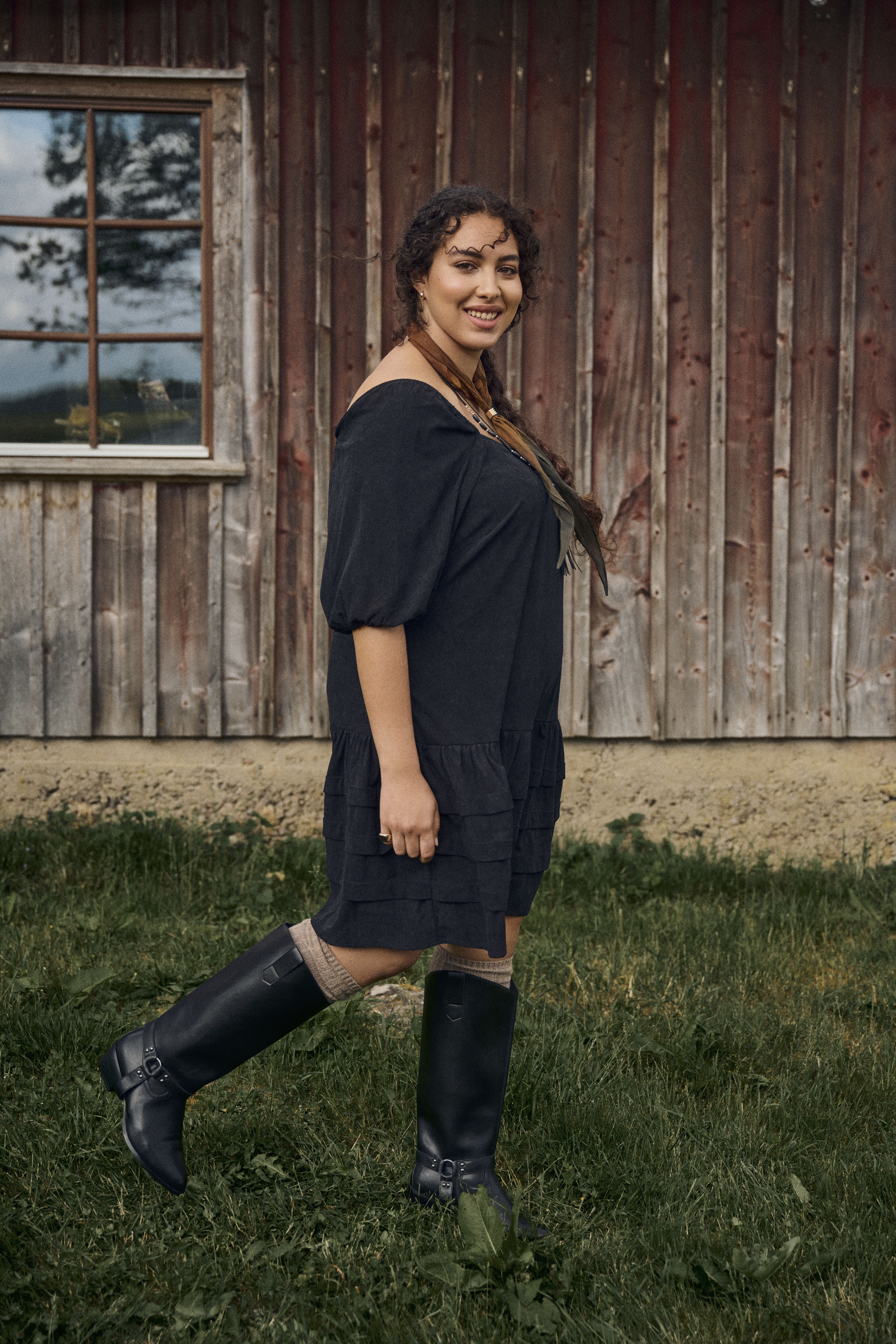 Fl&oslash;yelskjole med firkantet utringning, , Model