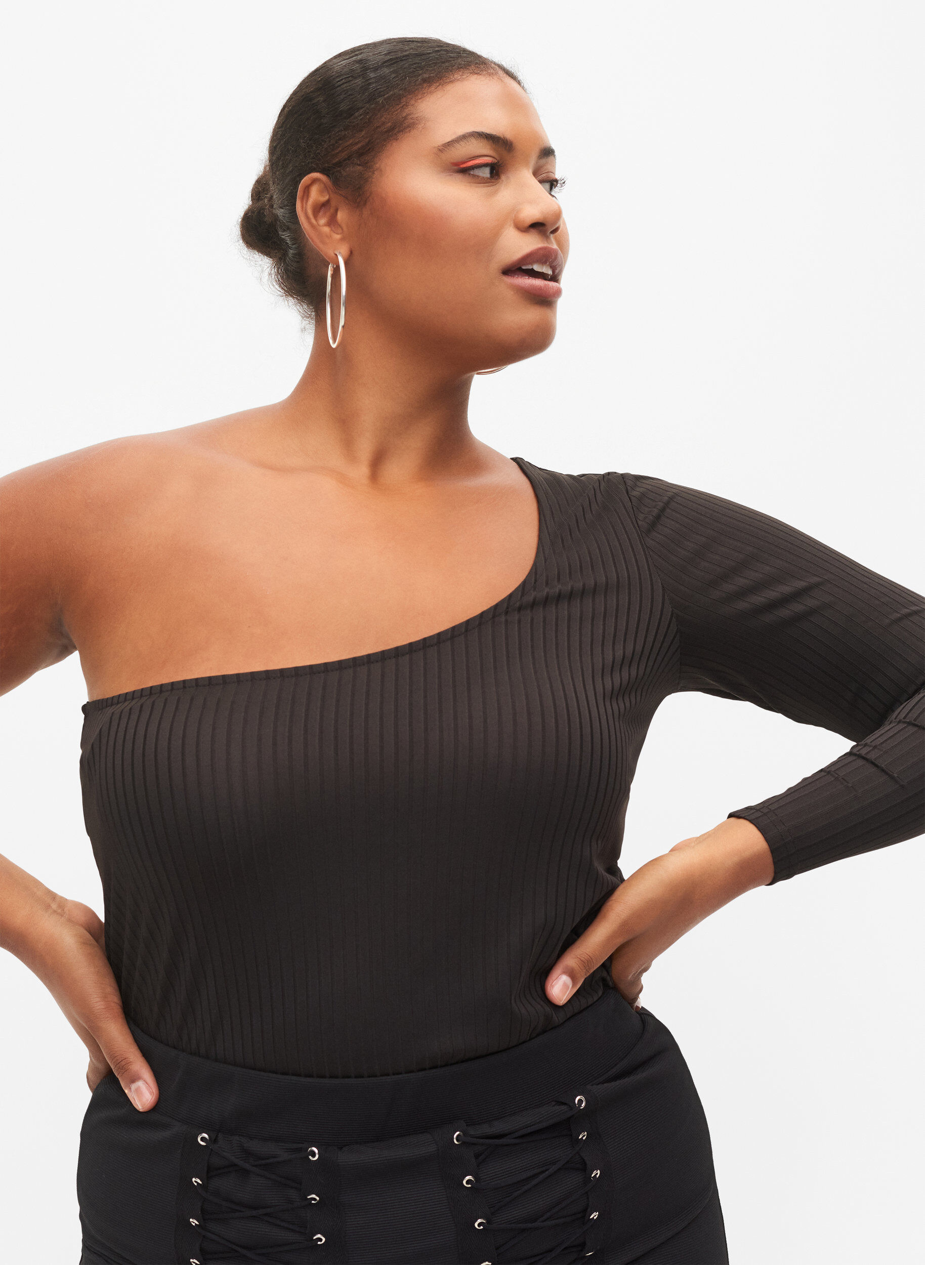 Zizzi One-shoulder bluse, Black, Model image number 2