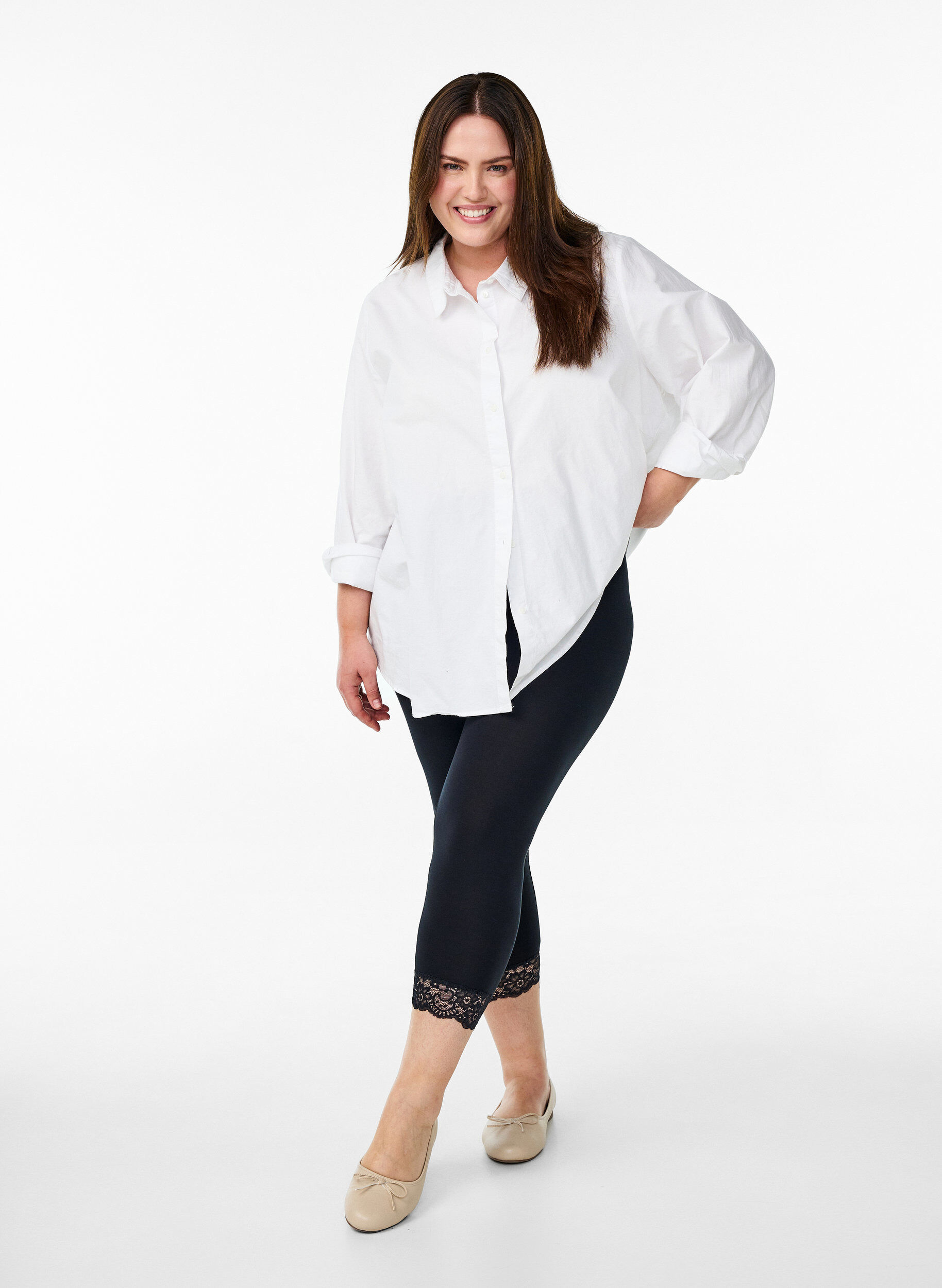 Zizzi Basis 3/4-leggings med blondekant, Svart, Model image number 1