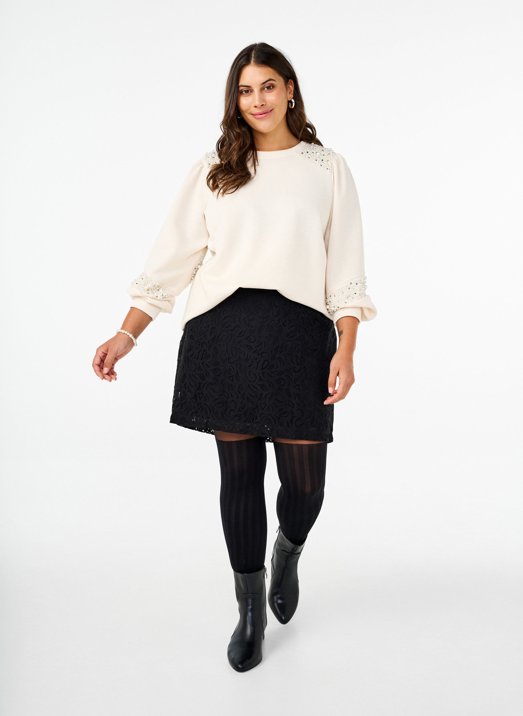 Zizzi Genser med perledetaljer, Buttercream, Model image number 3