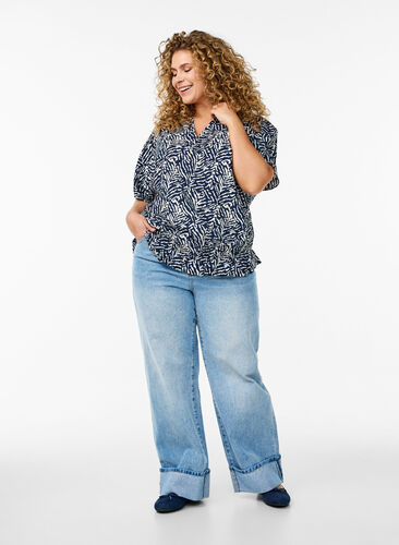 Zizzi Bluse med korte ermer og volangkant, Blå, Model image number 1