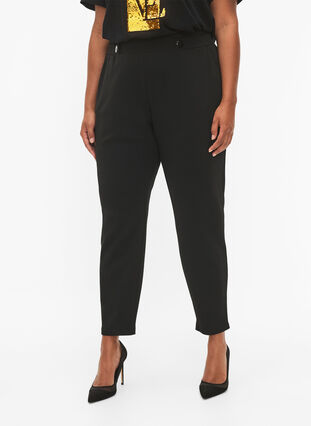 Zizzi Bukse med lommer og pynteknapper, Svart, Model image number 2