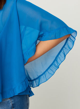Kortermet bluse med volangdetaljer, Blue ASS, Model image number 2