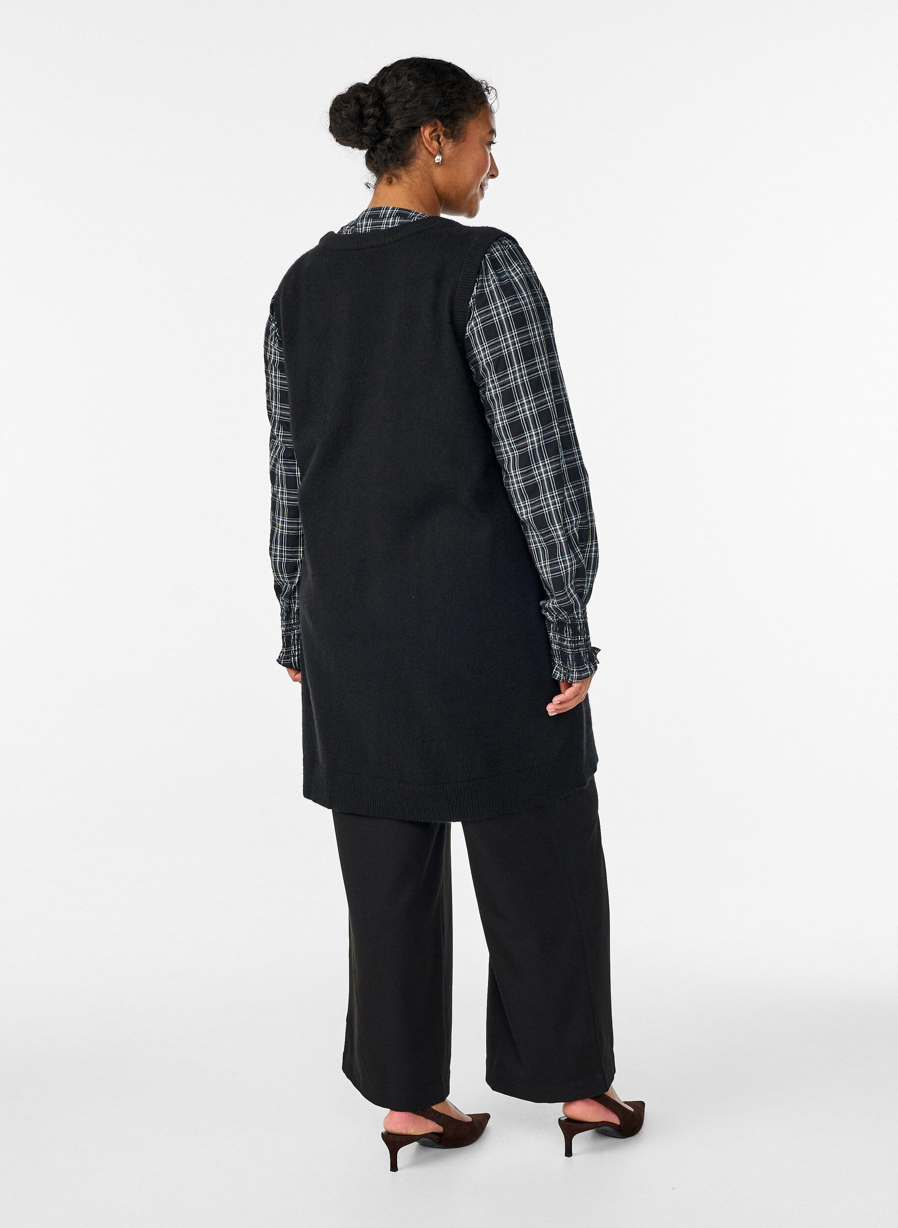 Zizzi Kort ermel&oslash;s strikkekjole, Svart, Model image number 2