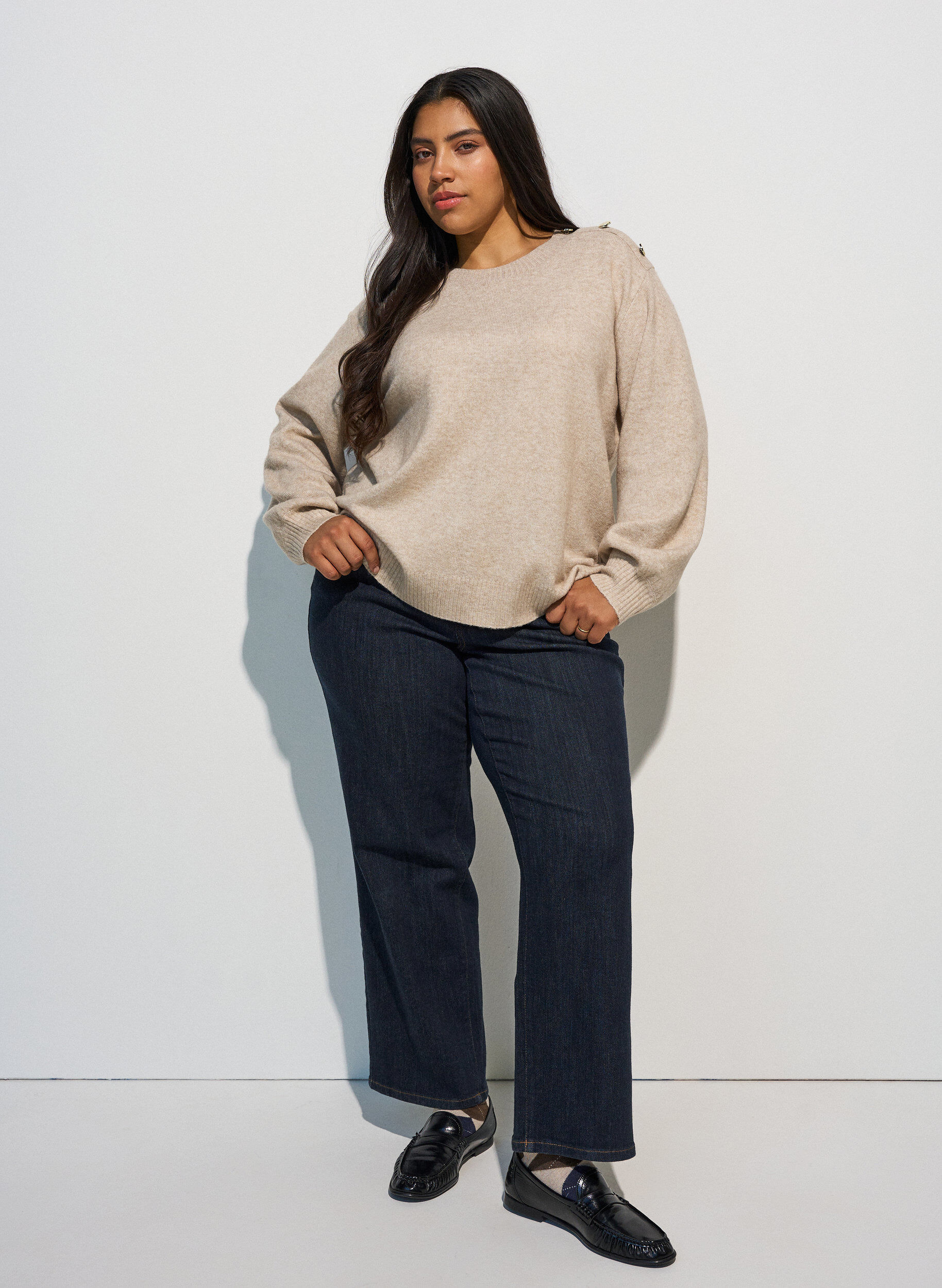 ZizziStrikket bluse med knappdetalj, Beige, Model image number 1