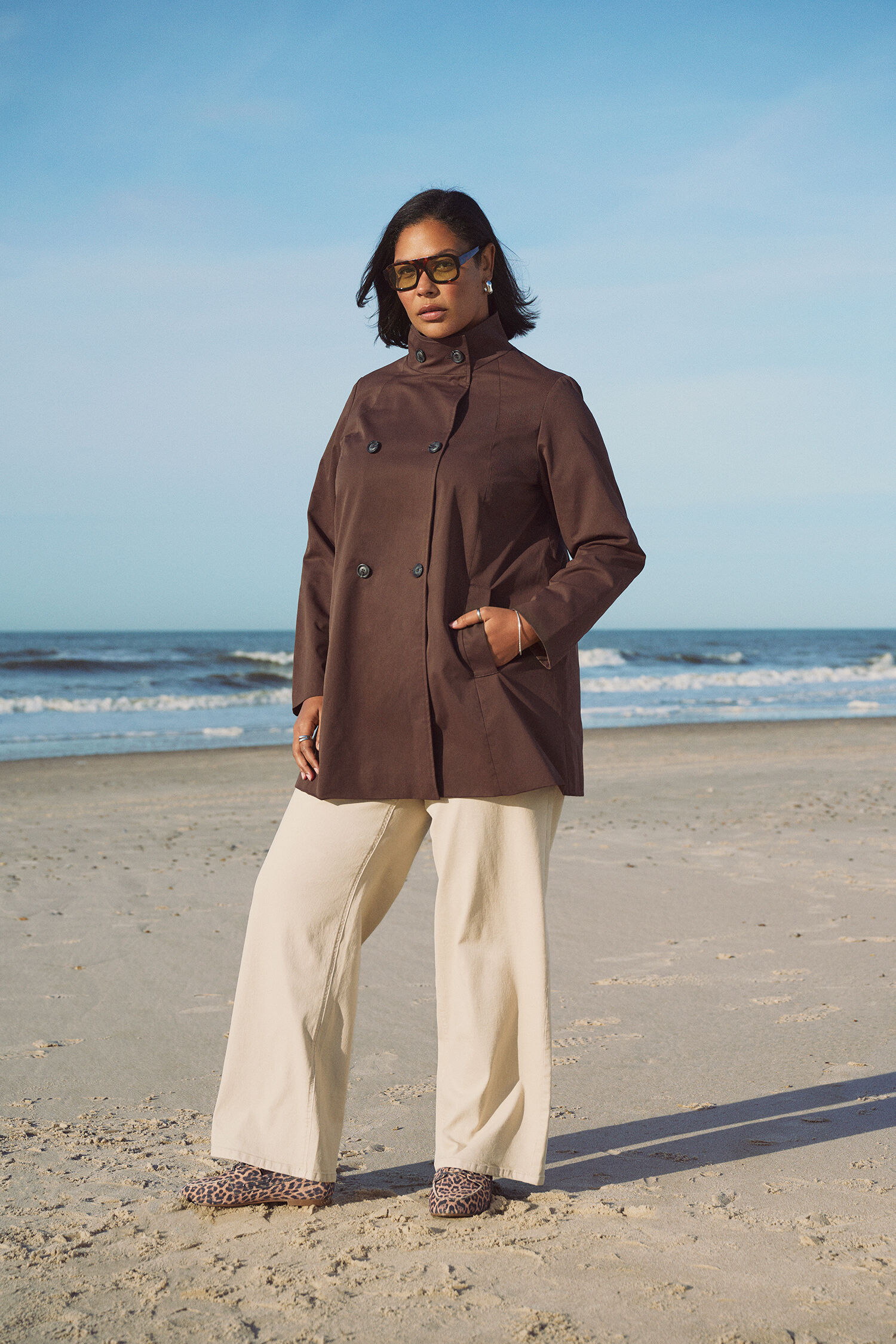 Vannavvisende v&aring;rjakke i brun, , Model