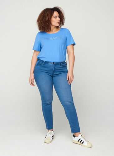 Slim fit Emily jeans med en normal høyde i livet, Blue denim, Model image number 1