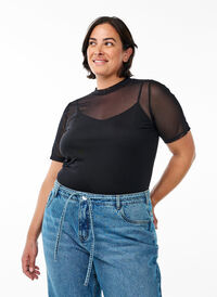 Bluse i mesh med korte ermer, Svart Bluse i mesh med korte ermer, Svart, Model