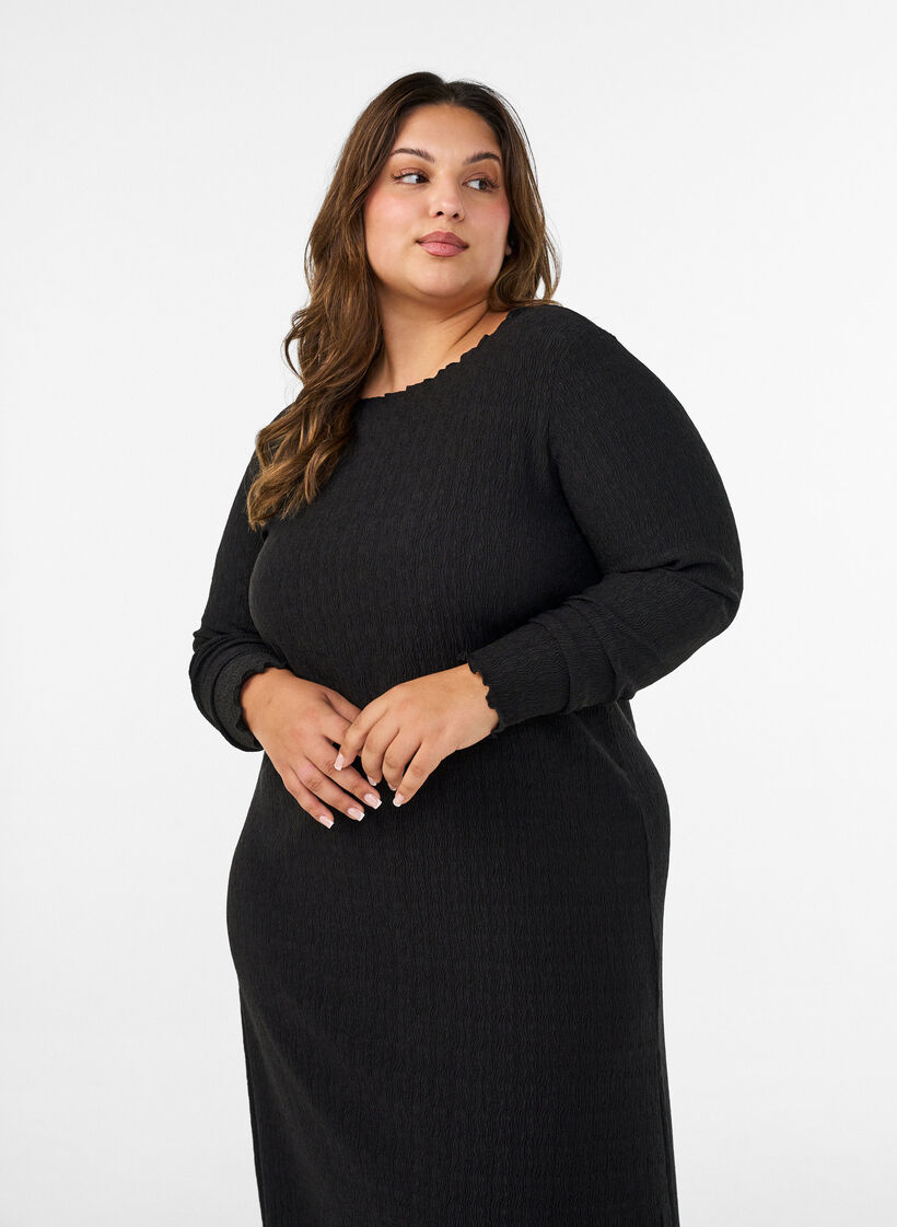 Midikjole med b&oslash;lget tekstur og lange ermer, Svart, Model image number 3