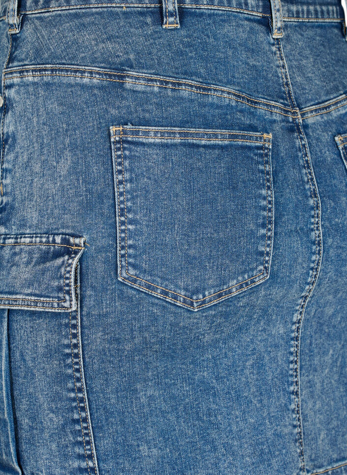 Ettersittende denimskjørt med cargo-lomme, Blue Denim, Packshot image number 3