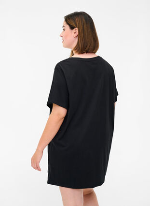 Oversized T-skjorte i økologisk bomull, Black, Model image number 1