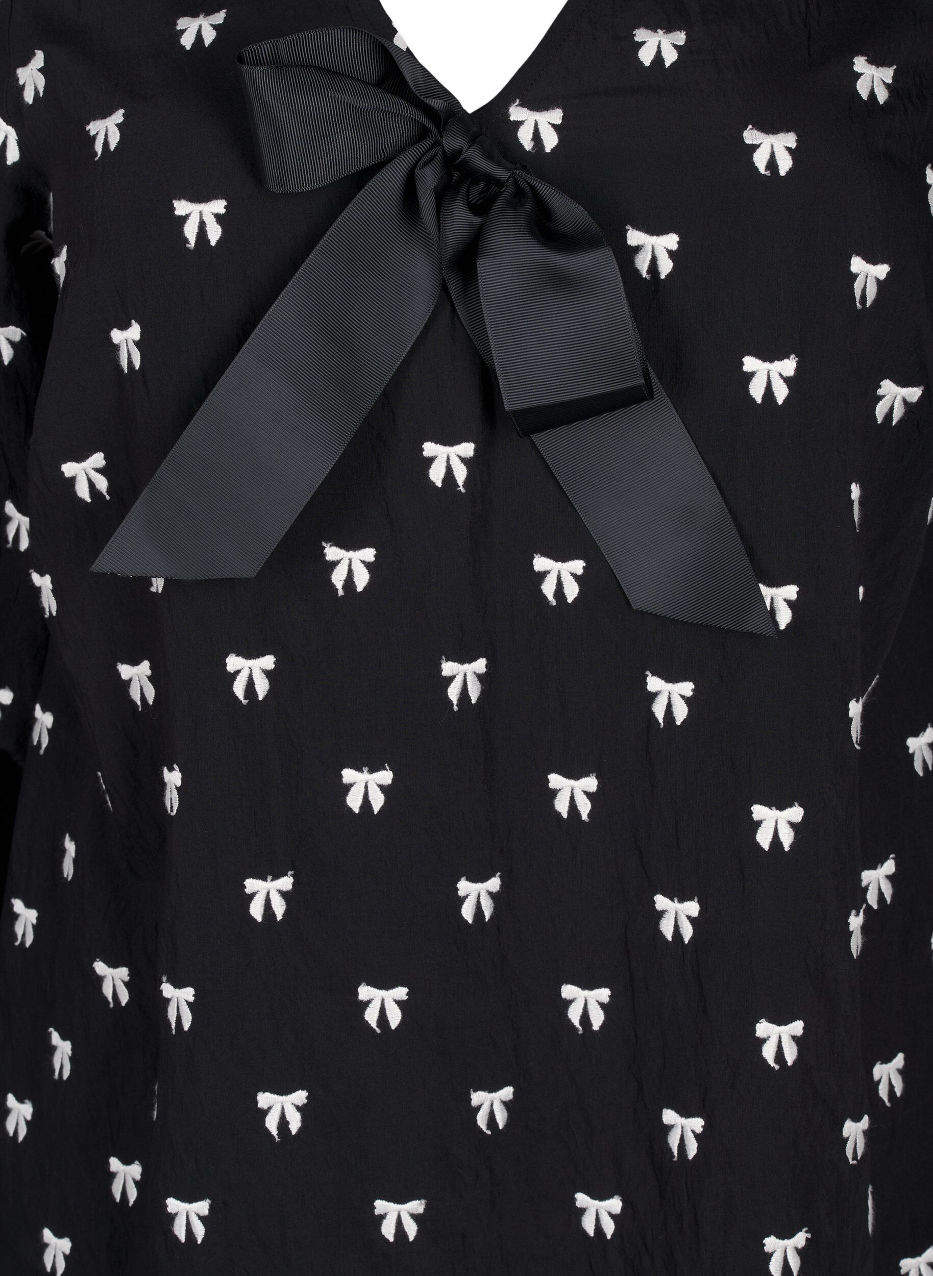 Zizzi Bluse med sl&oslash;yfer og 3/4-ermer, Black White Bow, Packshot image number 2