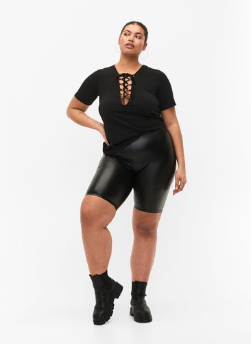 Shiny tettsittende shorts med høyt liv, Black, Model image number 3