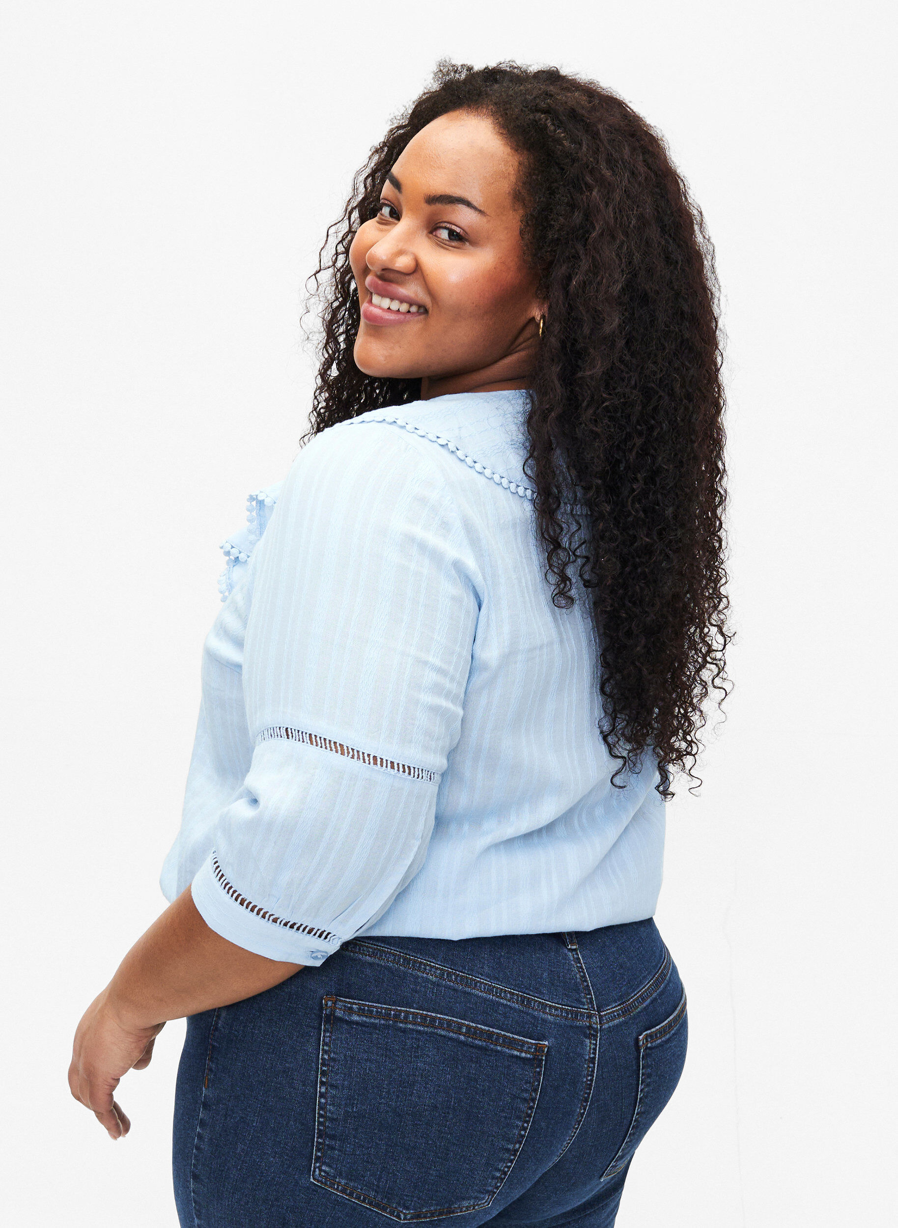 Zizzi Bluse med 3/4-ermer og blonder, Chambray Blue, Model image number 1