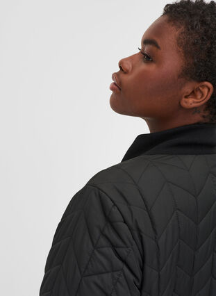 Lett jakke med quiltet mønster og lommer, Black, Model image number 2