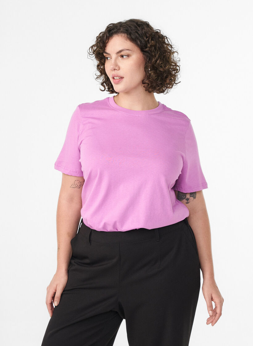 Basic T-skjorte i bomull med rund hals, Lilla, Model image number 0
