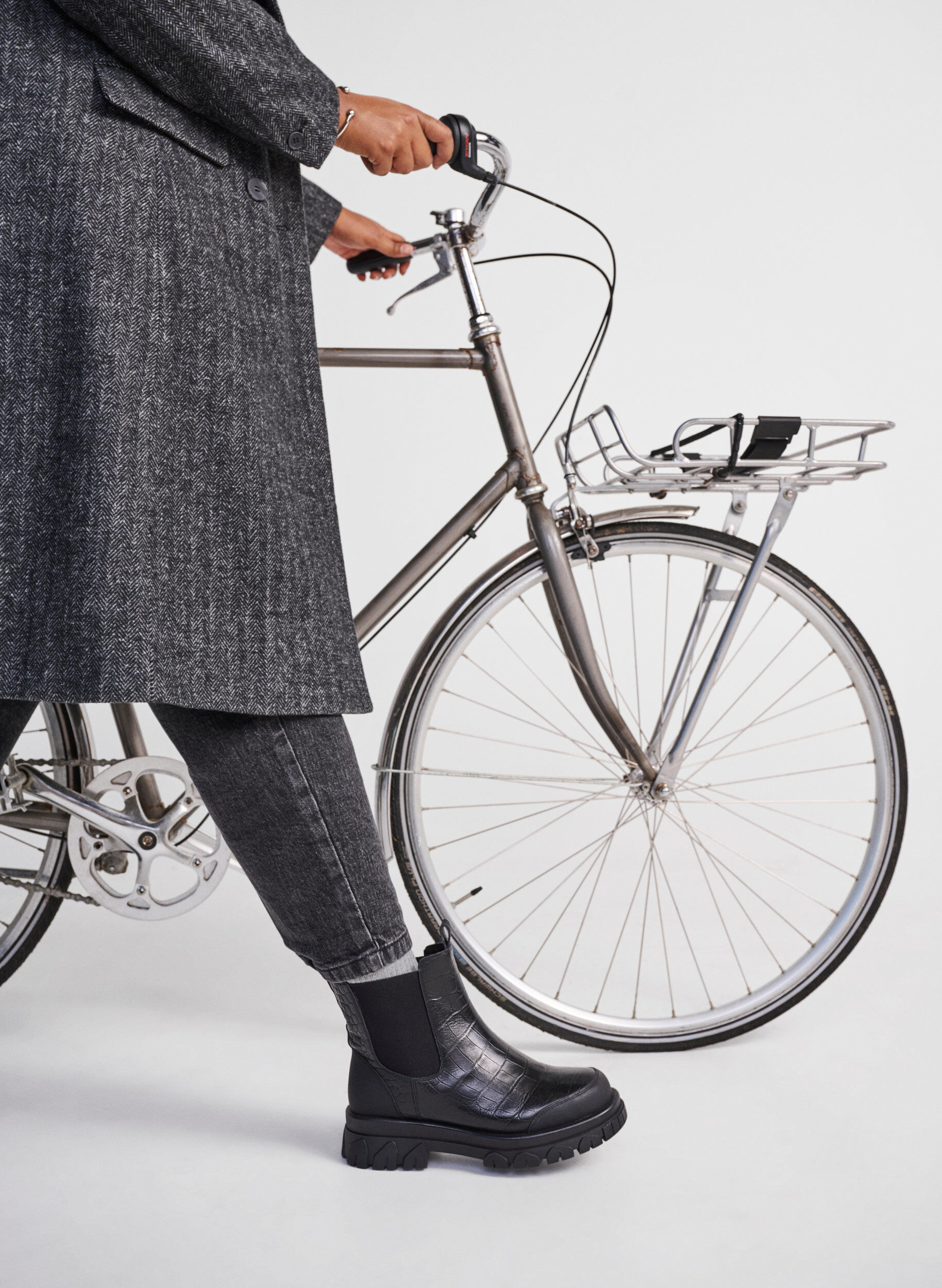 Zizzi Wide fit - Croco Chelsea-st&oslash;vel i skinn, Black, Image image number 0