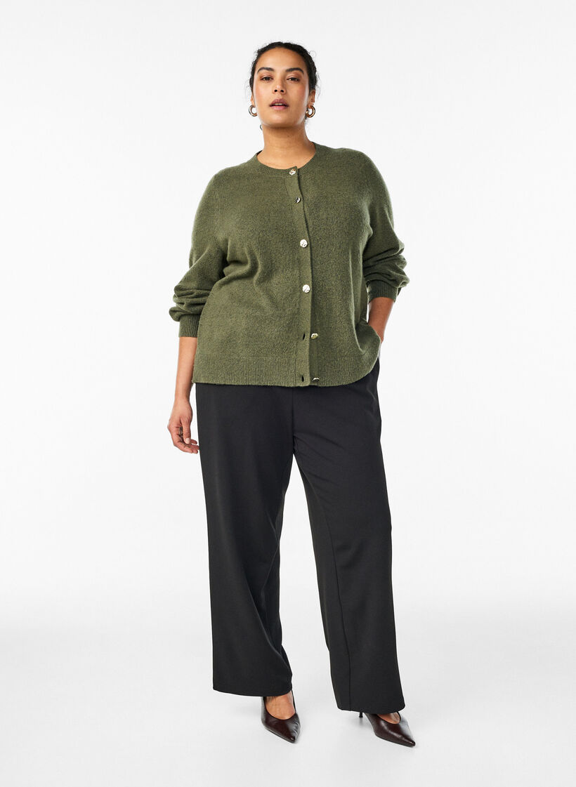 Cardigan i myk strikk med gullfargede knapper, Gr&oslash;nn, Model image number 1