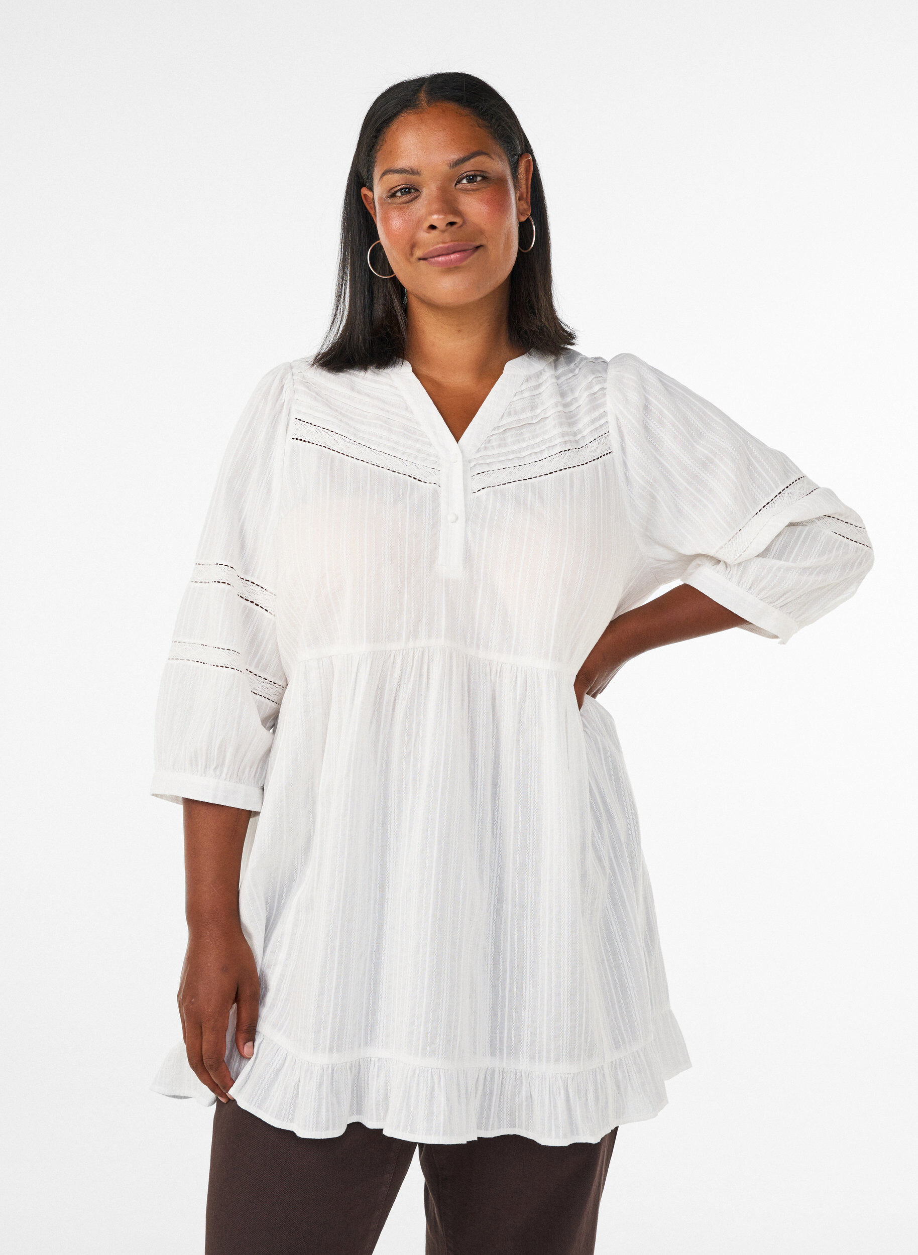 Tunika med broderidetaljer i maljer og 3/4 ermer, Vanilje, Model
