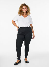 Stay Black Amy jeans med høy midje, Svart Stay Black Amy jeans med høy midje, Svart, Model