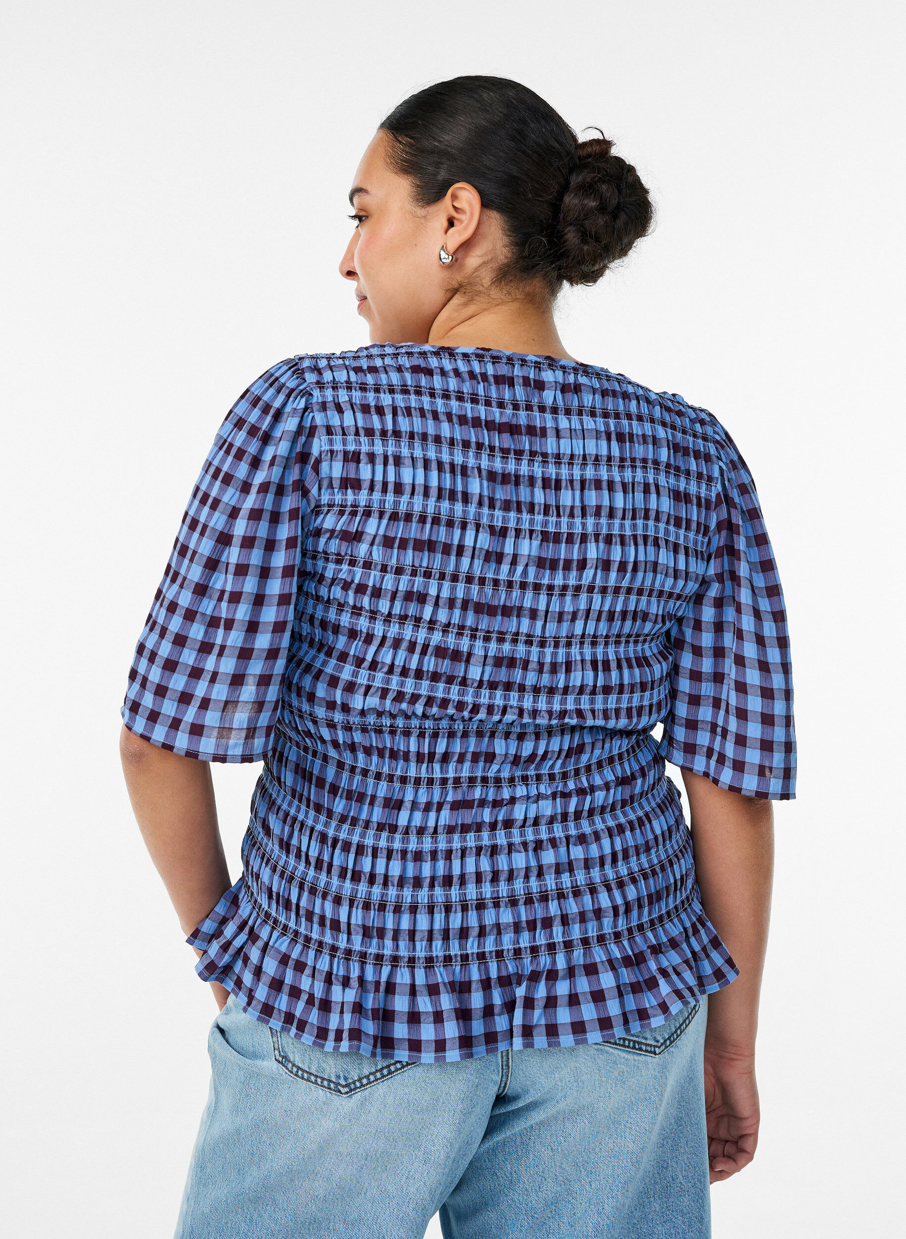 ZizziBluse med smock, gingham-m&oslash;nster og rysjekant, Bl&aring;, Model image number 2