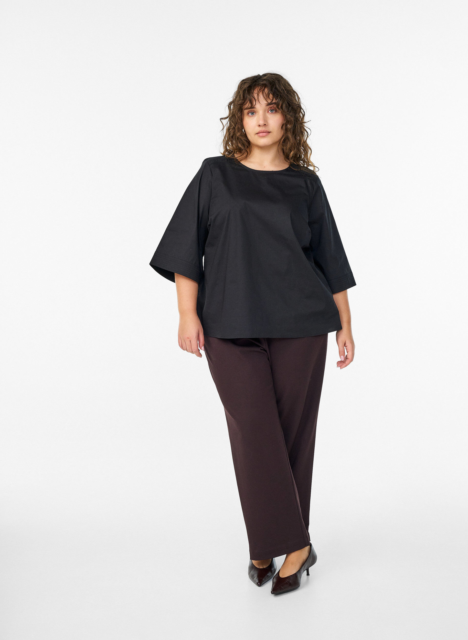 Zizzi Bluse med stikningsdetaljer og 3/4-ermer, Svart, Model image number 1