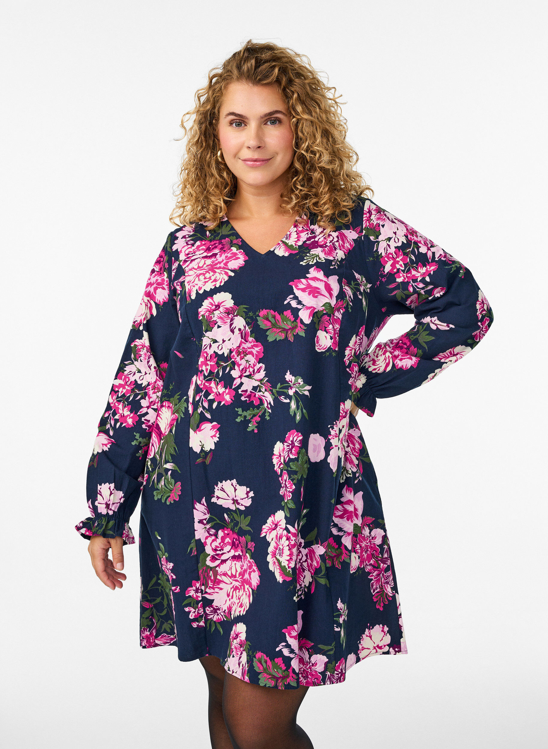 Kort bomullskjole med V-hals og lange ermer, Bl&aring;, Model