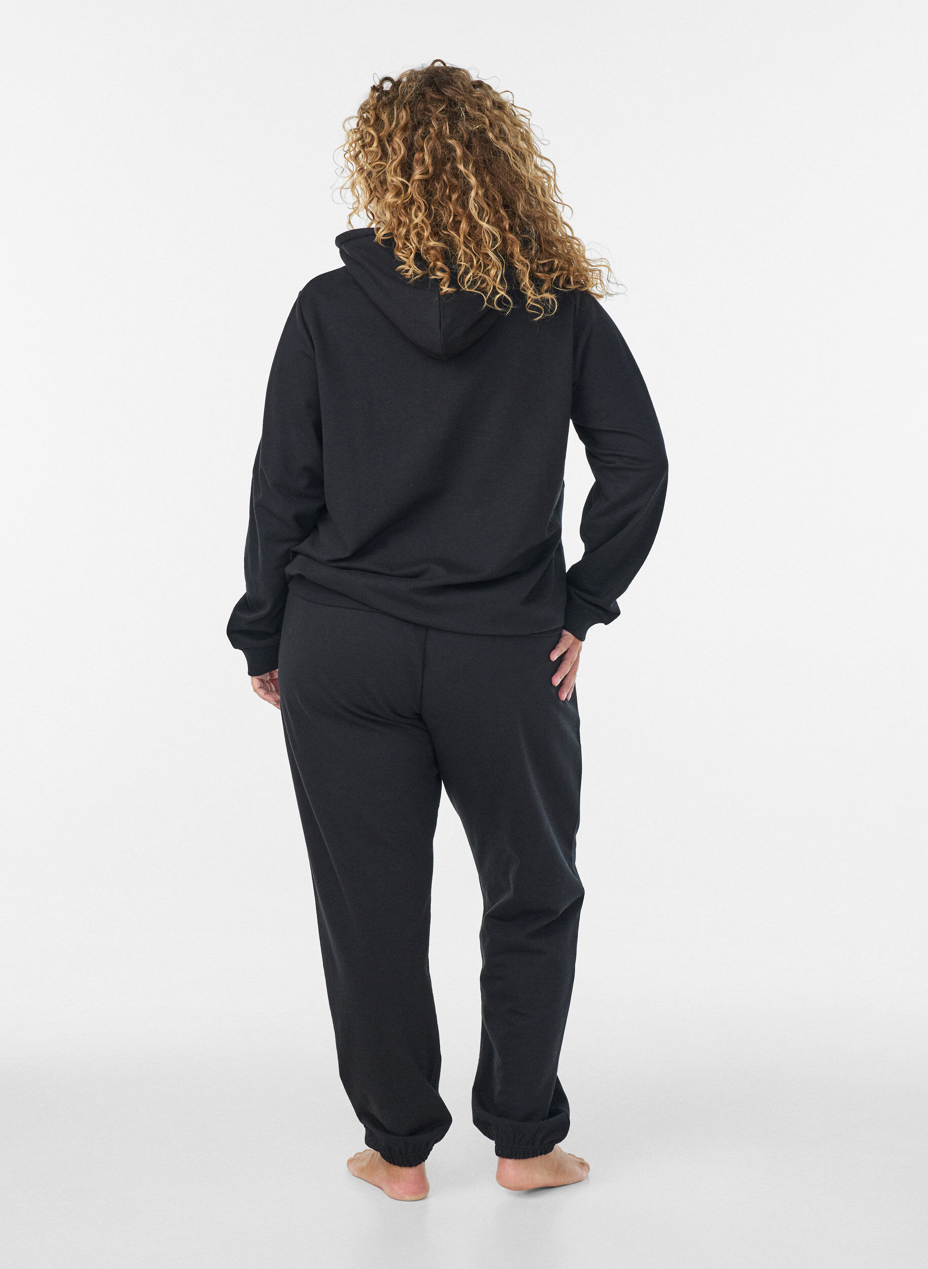 ZizziGenser med hette og trykk, Svart, Model image number 2
