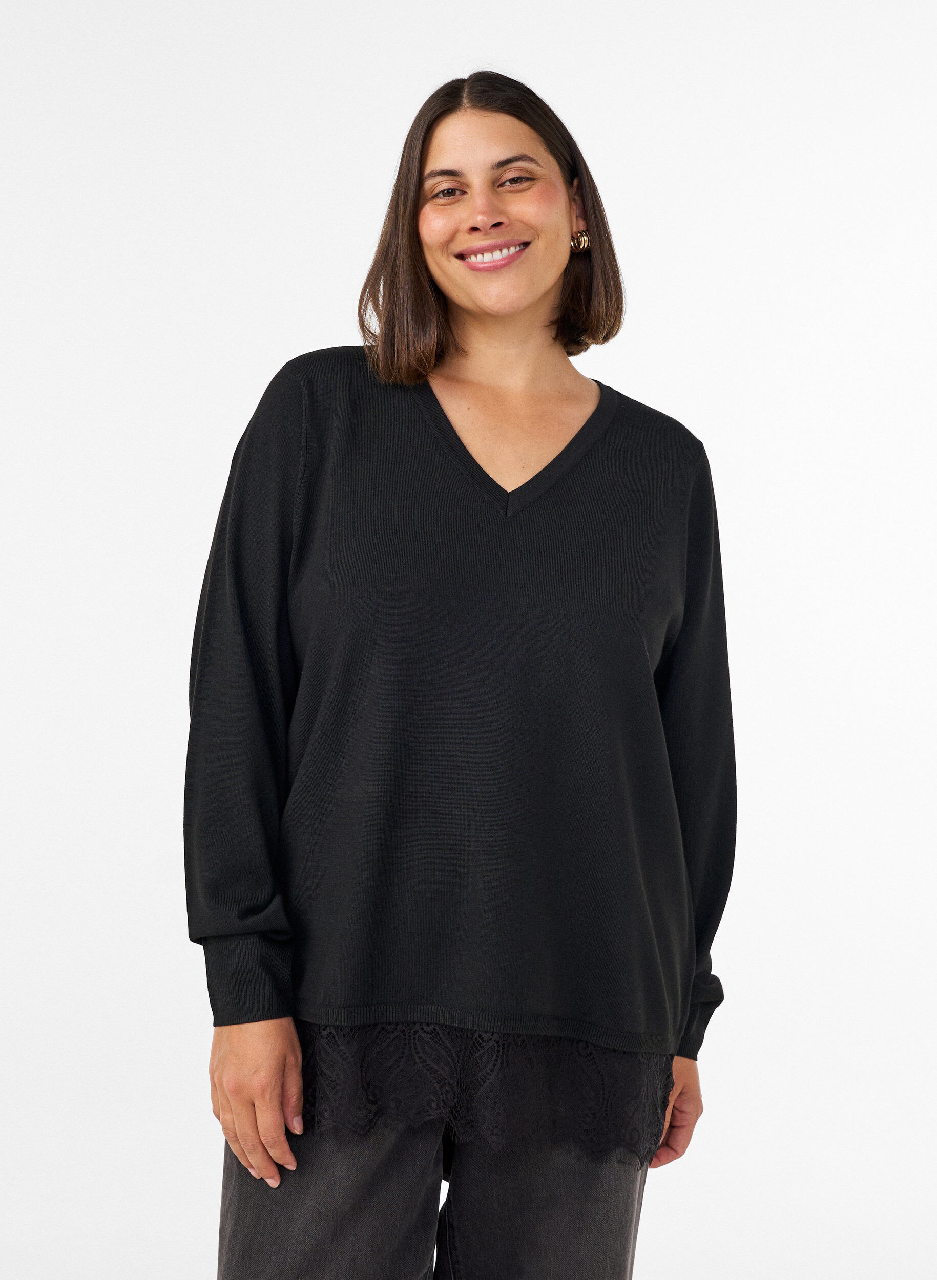 Strikkebluse med V-hals og blondekant, Svart, Model
