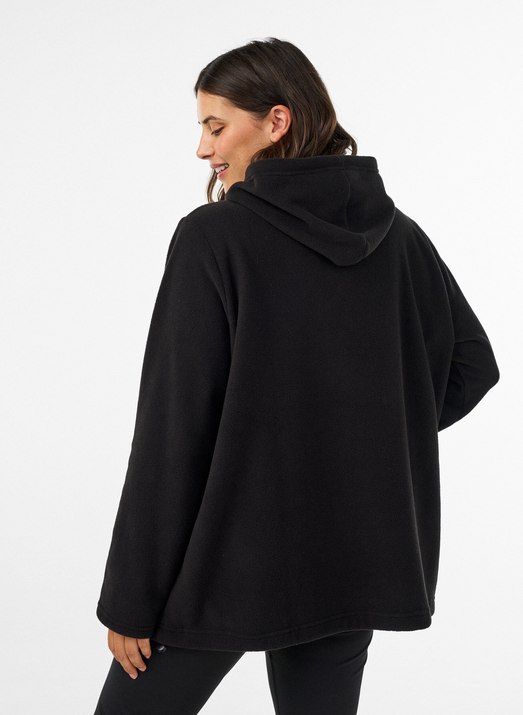 ZizziFleece hettegenser med h&oslash;y hals og brodert tekst, Svart, Model image number 2
