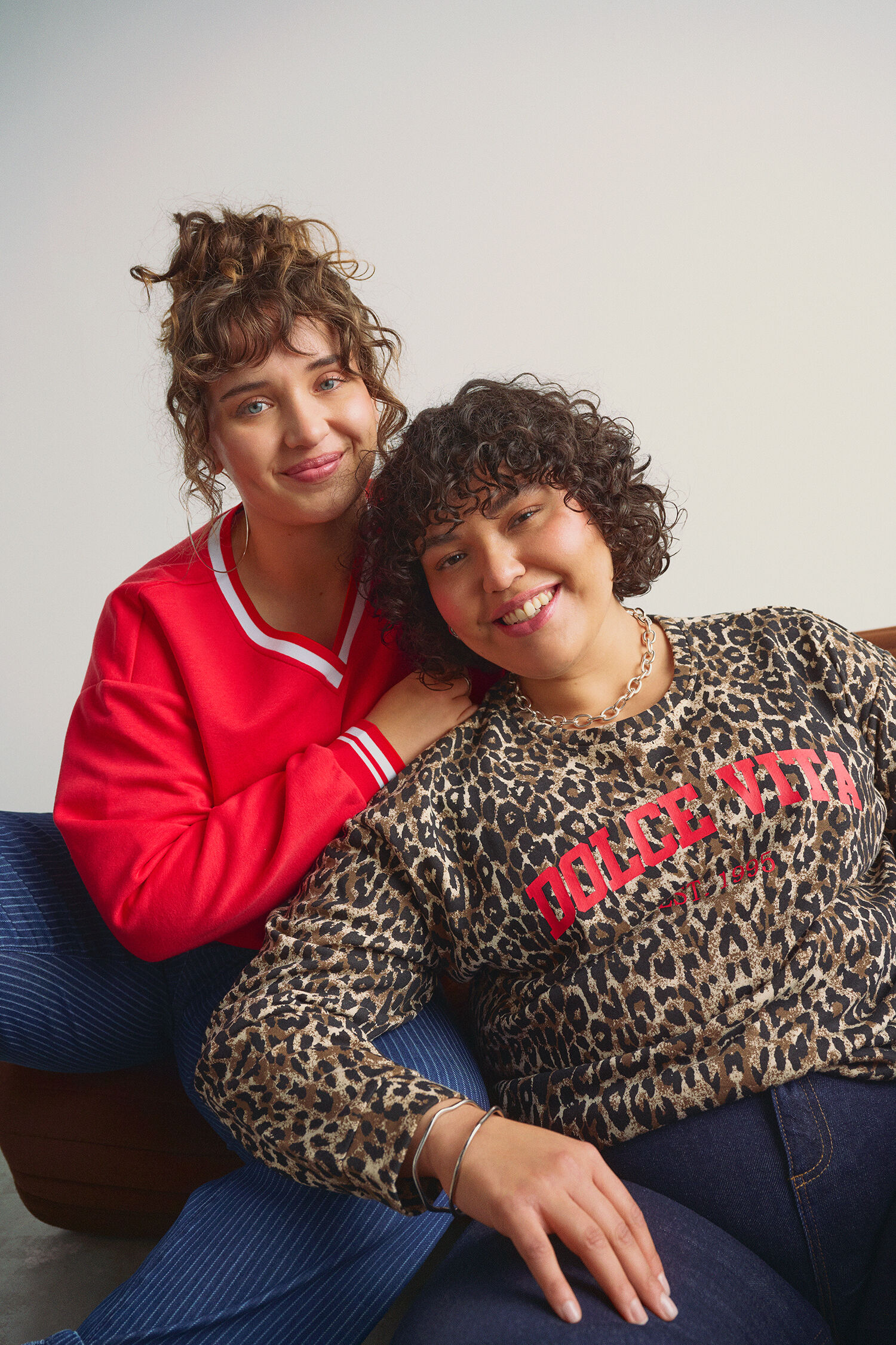 Leopard og r&oslash;de farger, , Model