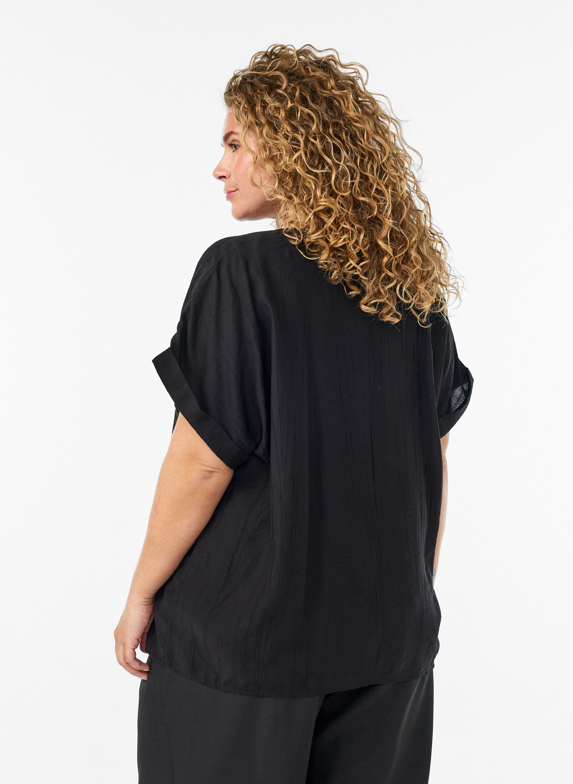 ZizziViskosebluse med knapper og tekstur, Svart, Model image number 2
