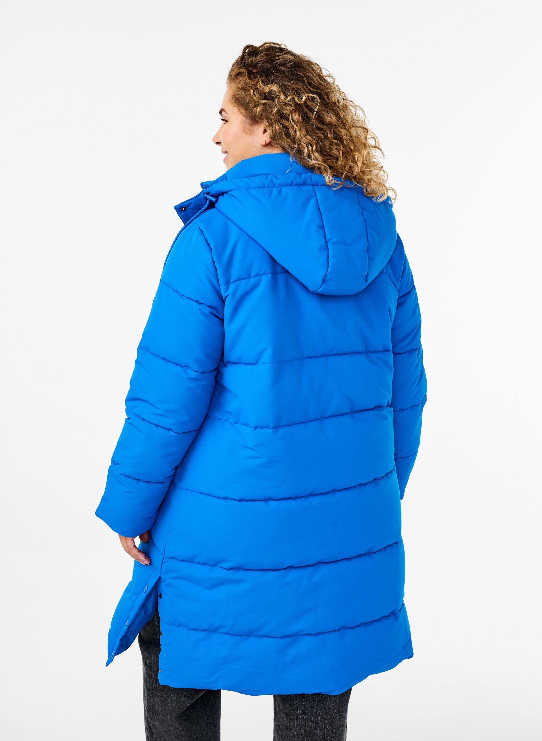 Zizzi Lang Puffer jakke med lommer og hette, Bl&aring;, Model image number 2