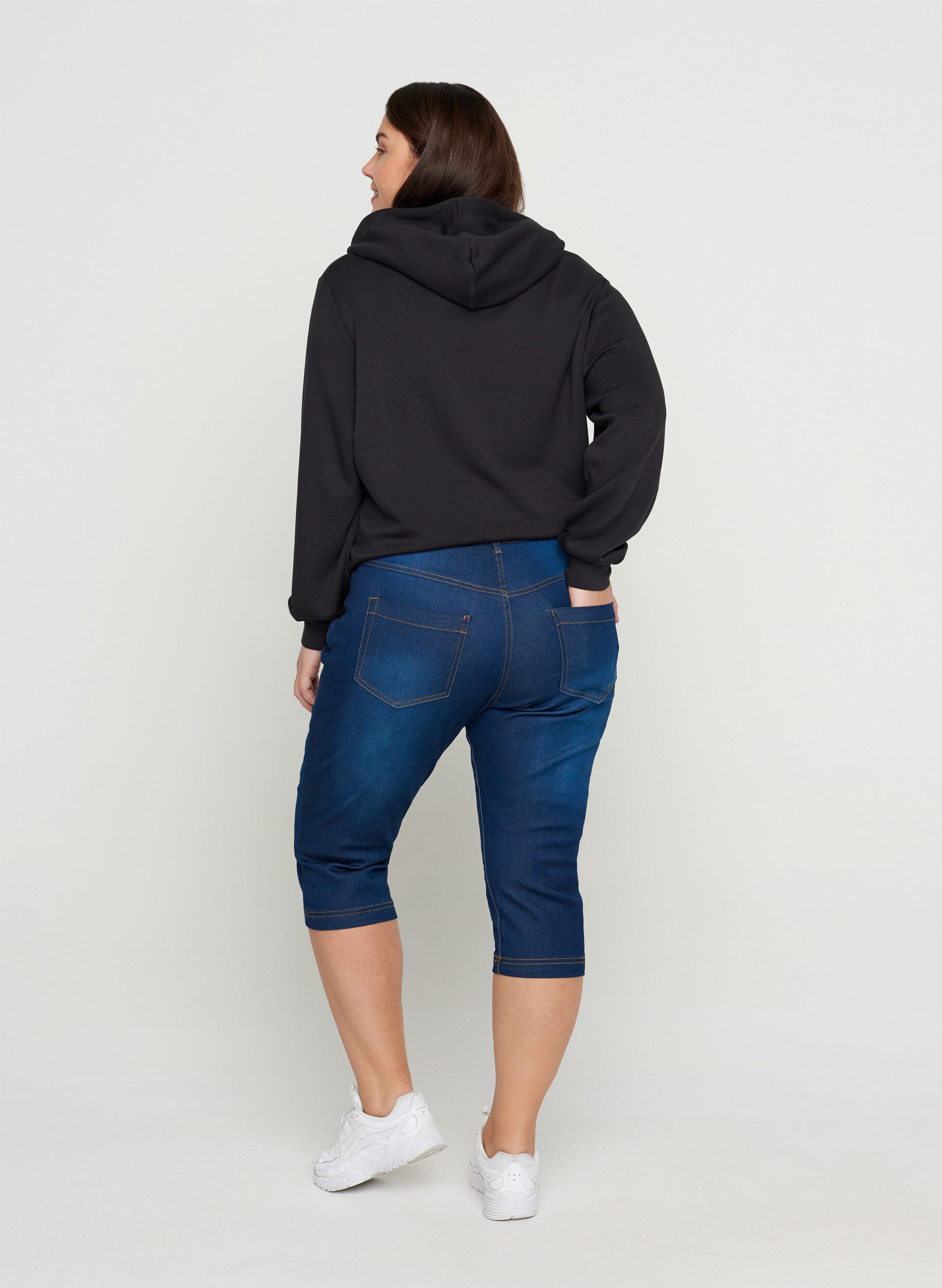 Zizzi Slim fit Emily caprijeans, Bl&aring;, Model image number 1