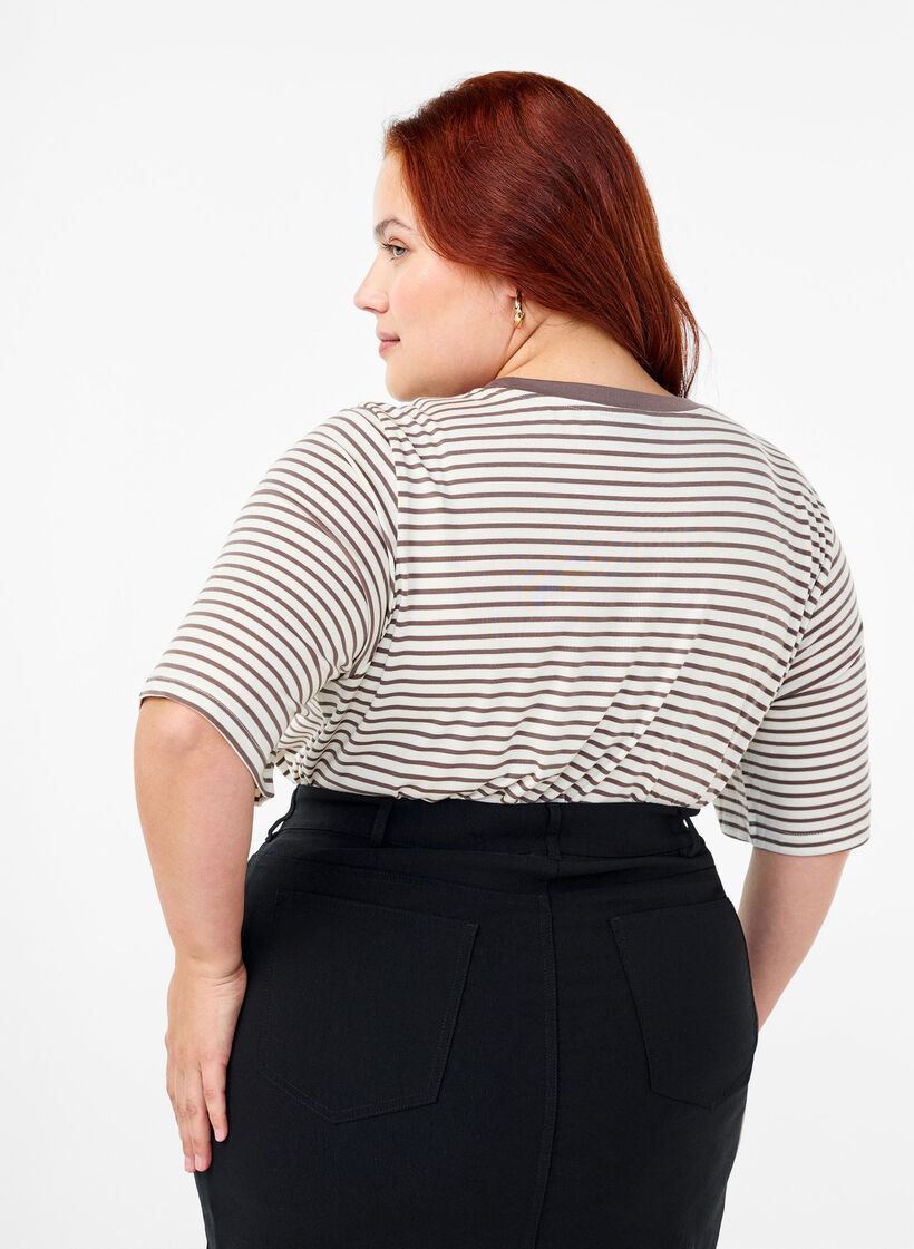 Stripete T-skjorte i lyocell med rund hals, Brun, Model image number 2