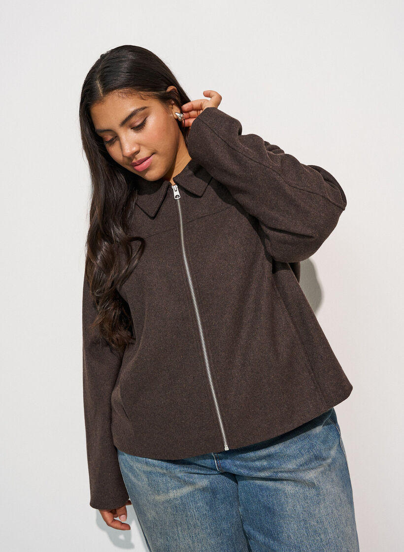 Kort jakke med skjortekrage og glidel&aring;s, Brun, Model image number 3