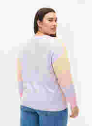 Strikkegenser med striper og rund hals, Pale Banana Mel.Com, Model