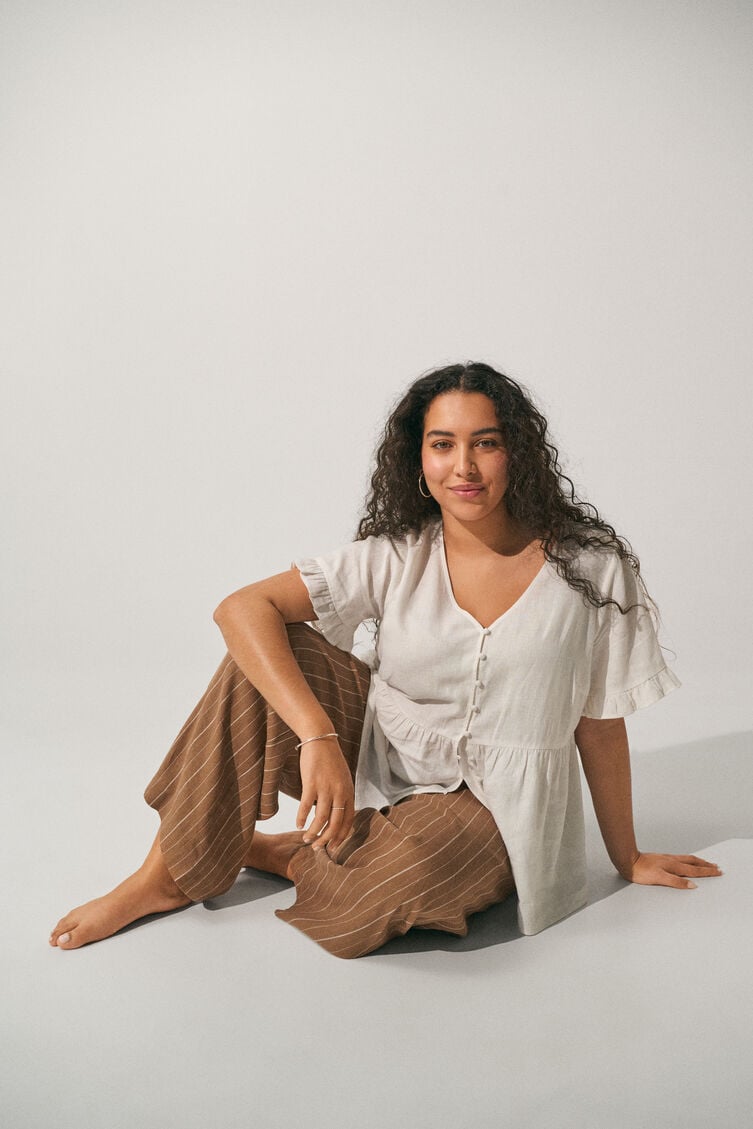 Antrekk i lin og viskose, , Model