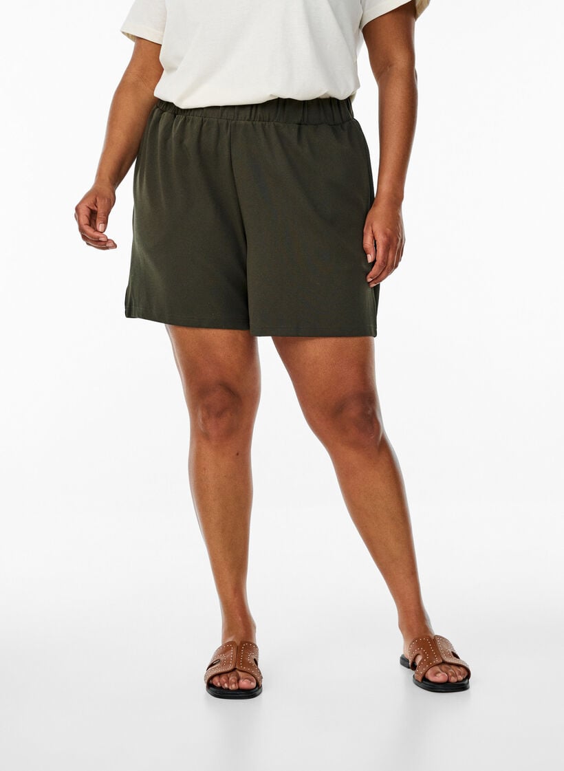FLASH - L&oslash;stsittende shorts med lommer, Gr&oslash;nn, Model image number 2