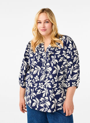 Zizzi 3/4-ermet bomullsbluse med trykk, Naval Academy Flower, Model image number 0