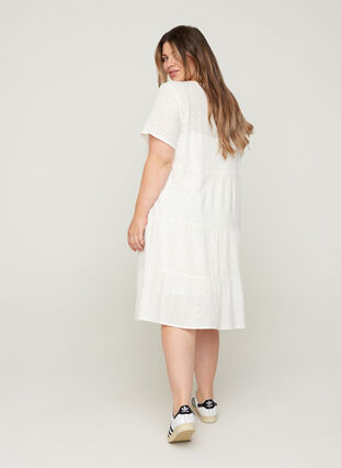 Kortermet kjole med broderi anglaise, Bright White, Model image number 1