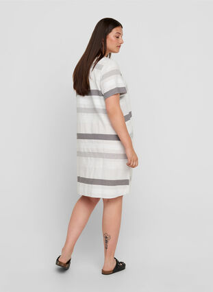 Stripete kjole med korte ermer, White Stripe, Model image number 1