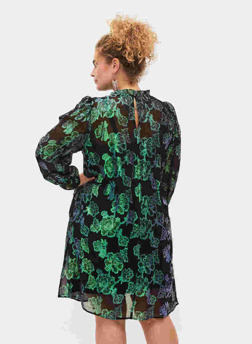 Blomstrete kjole i viskose med lurex struktur, Black w. Green Lurex, Model image number 1